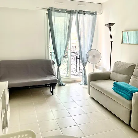 Queens Garden Apartment *